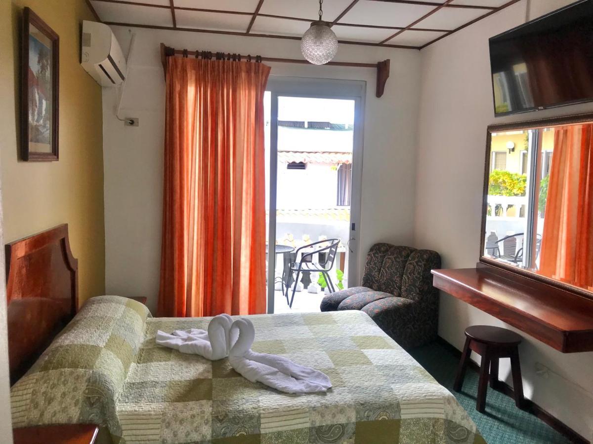 Hotel Malinche Quepos Eksteriør bilde