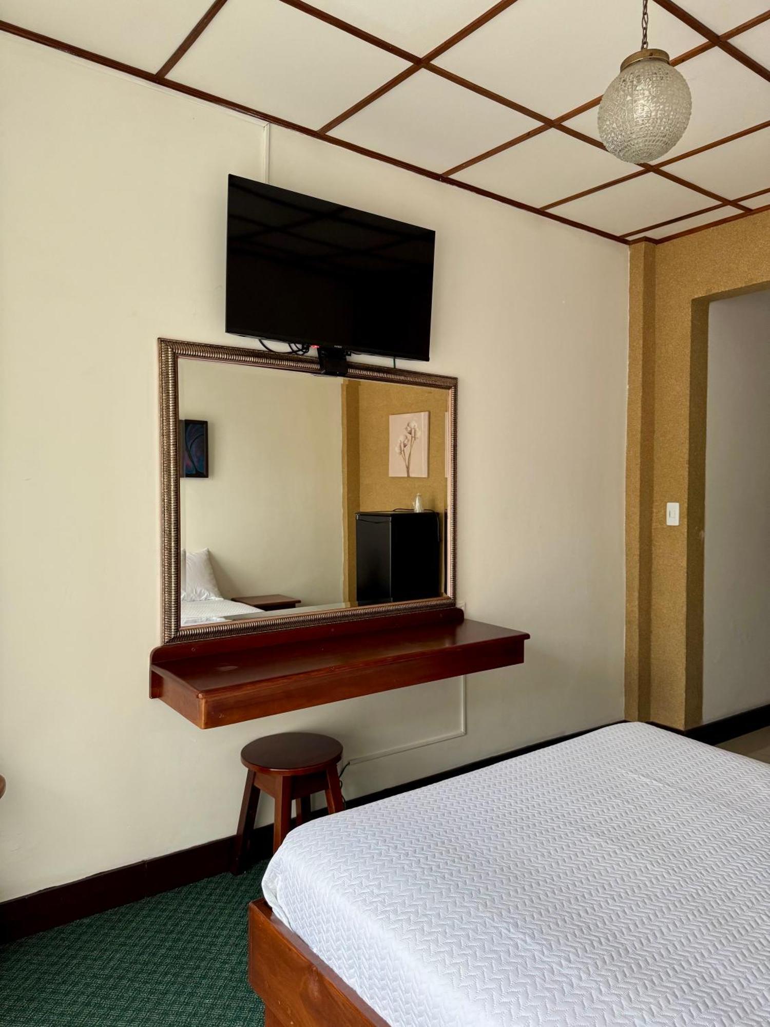 Hotel Malinche Quepos Eksteriør bilde